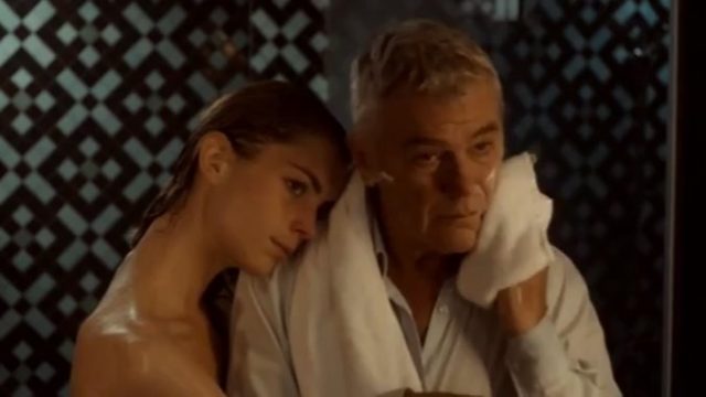 Babasına Aşık Olan Genç Kızı Kıskanıyor +18 Film izle